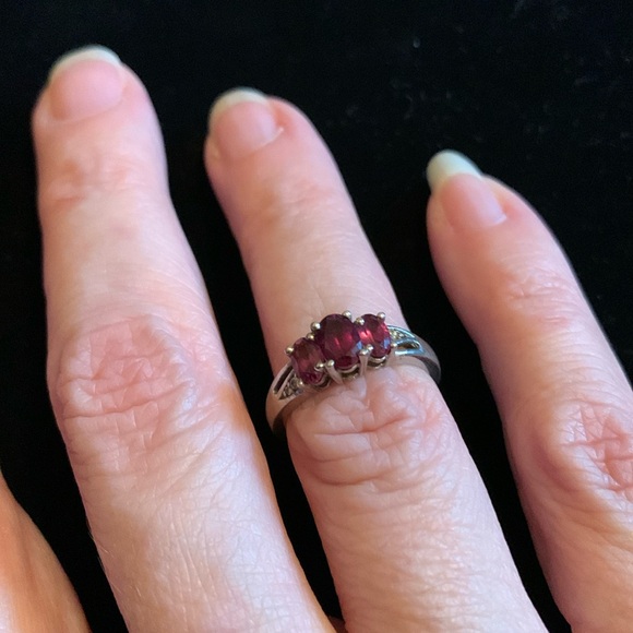 Vintage Jewelry - Vintage sterling silver ring w 3 garnets sz5 marked 925 w small diamond accents